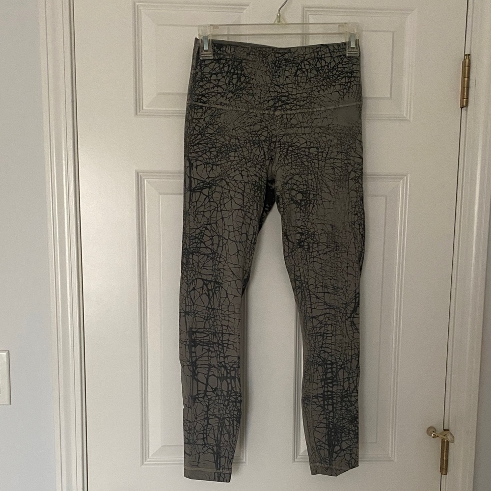 Lululemon Wunder Train High-Rise Tight 25"  Rover Black Crackle Print Sz 6
